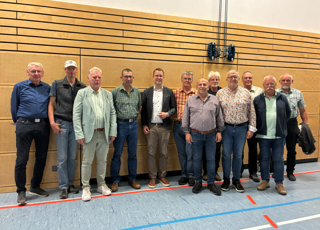 Vorstand, Geschäftsführung und Schiedsausschuss, Kassenprüfer: Für jeden Verein braucht es Aktivposten, vielen Dank für die Bereitschaft, Euch in die Arbeit der Forstbetriebsgemeinschaft einzubringen!